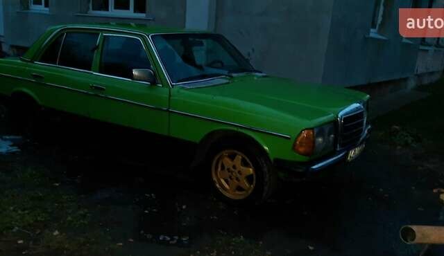 Мерседес 500K 1980 в Луцке на Automoto.ua Зеленый Мерседес 500K, объемом двигателя 2 л и пробегом 350 тыс. км за 600 $, фото 1 на Automoto.ua
