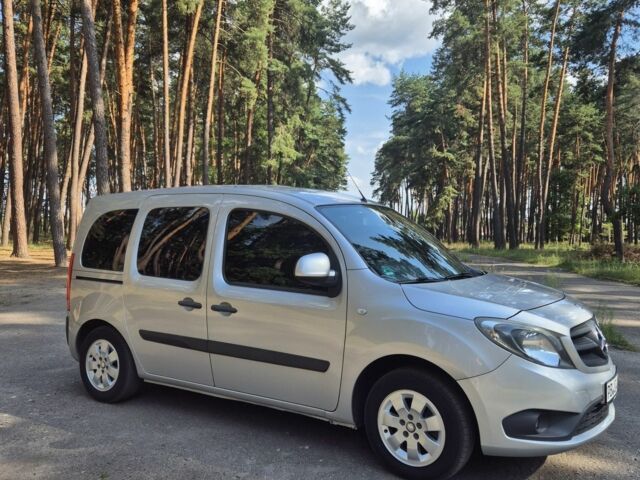 Сірий Мерседес 8, об'ємом двигуна 1.5 л та пробігом 165 тис. км за 12300 $, фото 2 на Automoto.ua