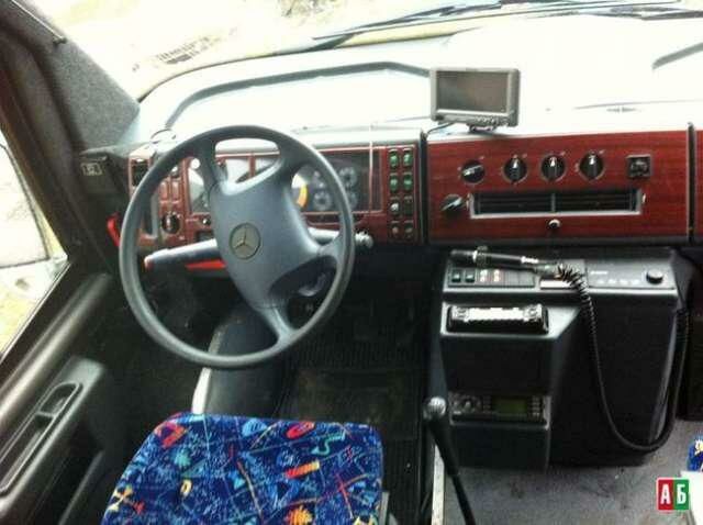 Серый Мерседес 814 груз., объемом двигателя 4.2 л и пробегом 400 тыс. км за 39000 $, фото 1 на Automoto.ua