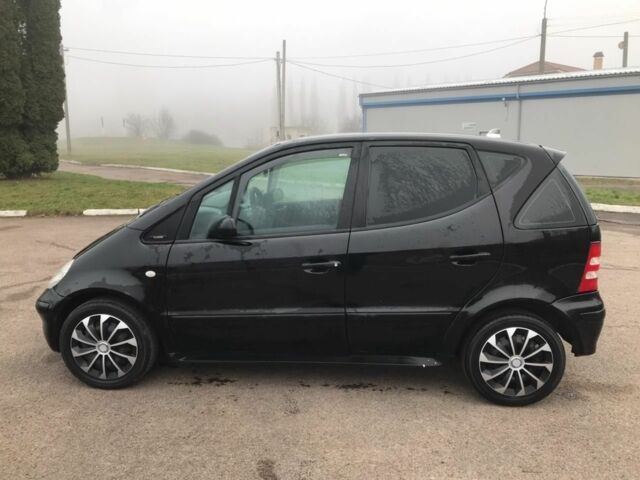 Черный Мерседес А 160, объемом двигателя 1.6 л и пробегом 177 тыс. км за 3000 $, фото 5 на Automoto.ua