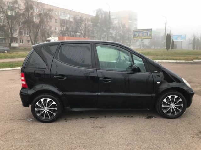 Черный Мерседес А 160, объемом двигателя 1.6 л и пробегом 177 тыс. км за 3000 $, фото 6 на Automoto.ua