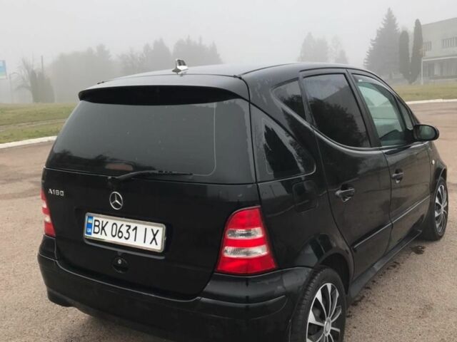 Черный Мерседес А 160, объемом двигателя 1.6 л и пробегом 177 тыс. км за 3000 $, фото 4 на Automoto.ua