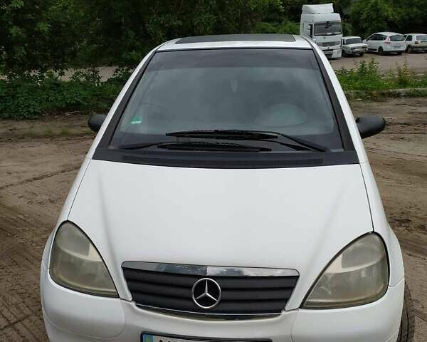 Белый Мерседес А класс, объемом двигателя 1.4 л и пробегом 430 тыс. км за 2400 $, фото 4 на Automoto.ua