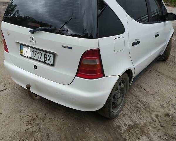 Белый Мерседес А класс, объемом двигателя 1.4 л и пробегом 430 тыс. км за 2400 $, фото 1 на Automoto.ua