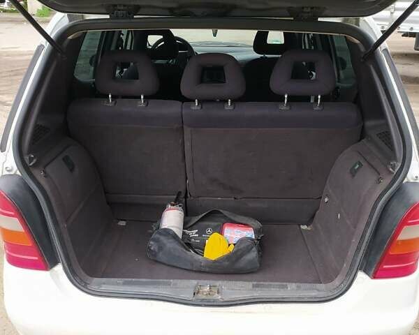 Белый Мерседес А класс, объемом двигателя 1.4 л и пробегом 430 тыс. км за 2400 $, фото 23 на Automoto.ua