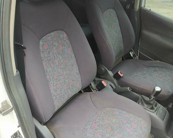 Белый Мерседес А класс, объемом двигателя 1.4 л и пробегом 430 тыс. км за 2400 $, фото 18 на Automoto.ua