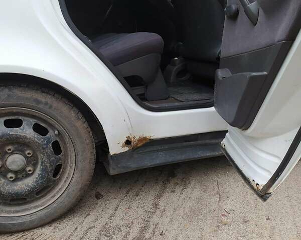 Белый Мерседес А класс, объемом двигателя 1.4 л и пробегом 430 тыс. км за 2400 $, фото 10 на Automoto.ua