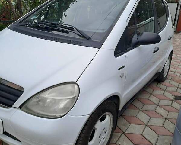 Белый Мерседес А класс, объемом двигателя 1.7 л и пробегом 270 тыс. км за 3200 $, фото 3 на Automoto.ua