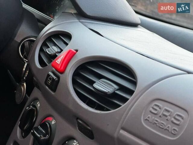 Белый Мерседес А класс, объемом двигателя 1.4 л и пробегом 180 тыс. км за 4250 $, фото 35 на Automoto.ua