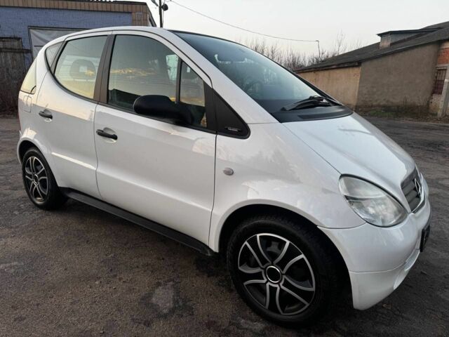 Белый Мерседес А класс, объемом двигателя 0 л и пробегом 180 тыс. км за 4250 $, фото 12 на Automoto.ua