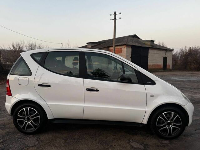 Белый Мерседес А класс, объемом двигателя 0 л и пробегом 180 тыс. км за 4250 $, фото 5 на Automoto.ua