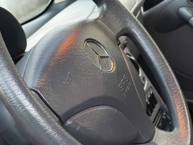 Белый Мерседес А класс, объемом двигателя 0 л и пробегом 180 тыс. км за 4250 $, фото 19 на Automoto.ua