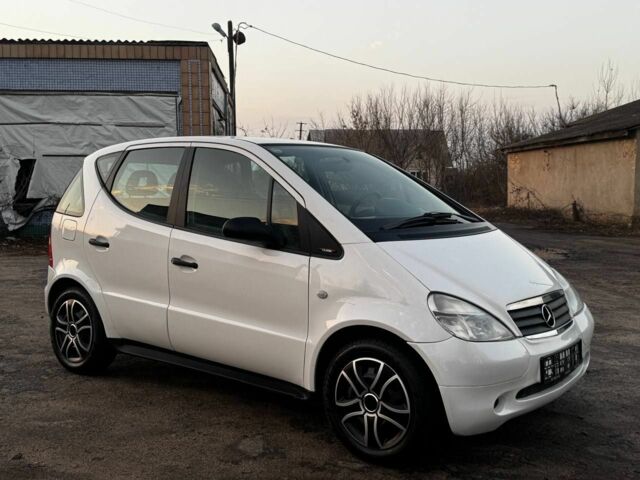 Белый Мерседес А класс, объемом двигателя 0 л и пробегом 180 тыс. км за 4250 $, фото 3 на Automoto.ua