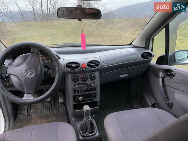 Белый Мерседес А класс, объемом двигателя 0 л и пробегом 170 тыс. км за 1500 $, фото 5 на Automoto.ua