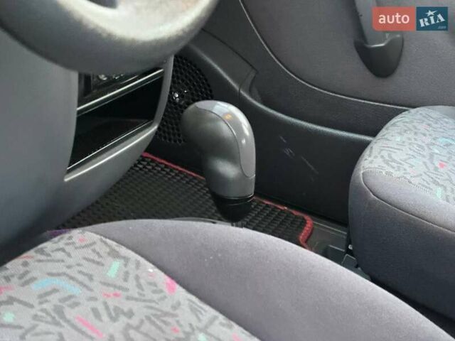 Белый Мерседес А класс, объемом двигателя 1.4 л и пробегом 180 тыс. км за 4250 $, фото 15 на Automoto.ua