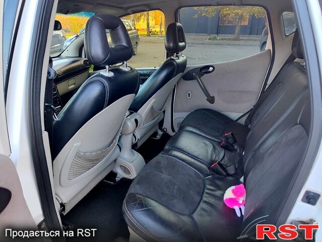 Белый Мерседес А класс, объемом двигателя 1.7 л и пробегом 0 тыс. км за 3000 $, фото 1 на Automoto.ua