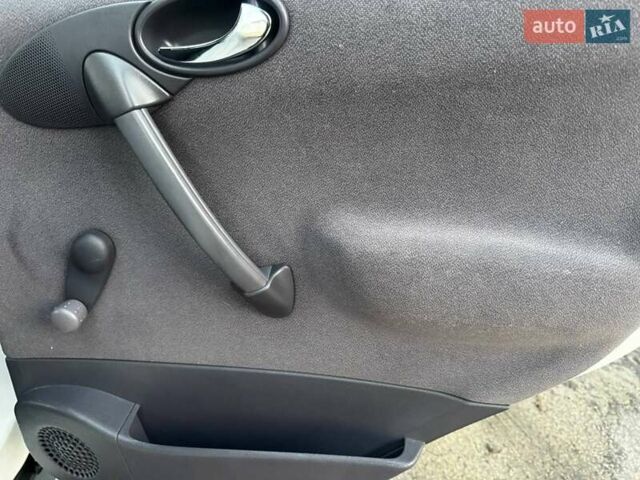 Белый Мерседес А класс, объемом двигателя 1.4 л и пробегом 180 тыс. км за 4250 $, фото 32 на Automoto.ua