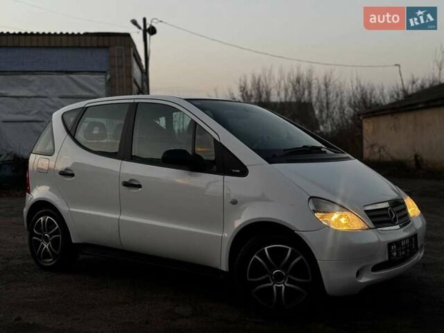 Белый Мерседес А класс, объемом двигателя 1.4 л и пробегом 180 тыс. км за 4250 $, фото 1 на Automoto.ua