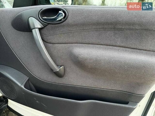 Белый Мерседес А класс, объемом двигателя 1.4 л и пробегом 180 тыс. км за 4250 $, фото 29 на Automoto.ua