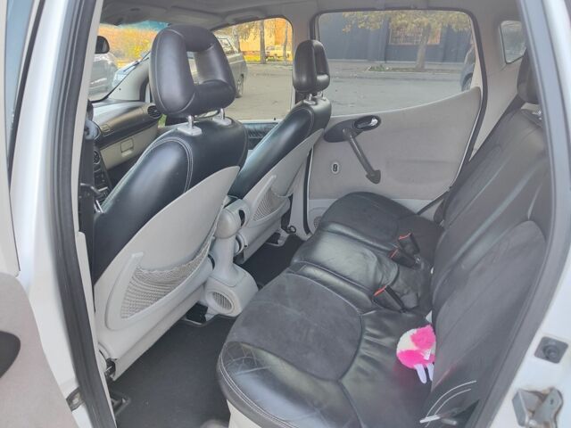 Білий Мерседес А клас, об'ємом двигуна 1.7 л та пробігом 3 тис. км за 3000 $, фото 2 на Automoto.ua