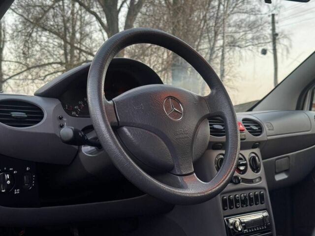 Белый Мерседес А класс, объемом двигателя 0 л и пробегом 180 тыс. км за 4250 $, фото 14 на Automoto.ua