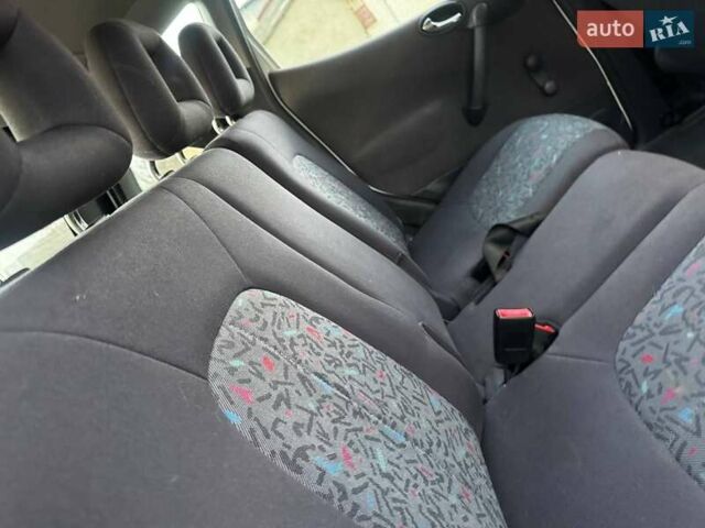 Белый Мерседес А класс, объемом двигателя 1.4 л и пробегом 180 тыс. км за 4250 $, фото 24 на Automoto.ua