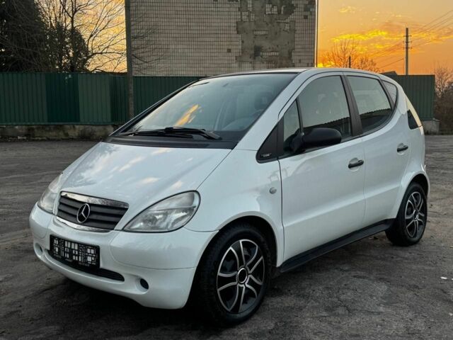 Белый Мерседес А класс, объемом двигателя 0 л и пробегом 180 тыс. км за 4250 $, фото 1 на Automoto.ua