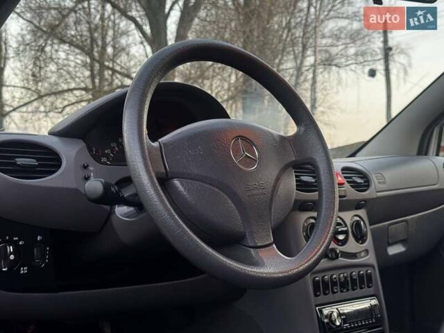 Белый Мерседес А класс, объемом двигателя 1.4 л и пробегом 180 тыс. км за 4250 $, фото 6 на Automoto.ua