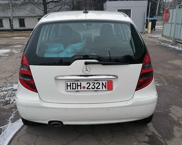 Белый Мерседес А класс, объемом двигателя 2.02 л и пробегом 175 тыс. км за 7300 $, фото 18 на Automoto.ua