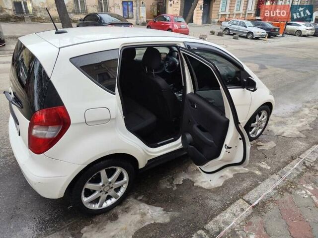 Білий Мерседес А клас, об'ємом двигуна 1.7 л та пробігом 133 тис. км за 7000 $, фото 1 на Automoto.ua