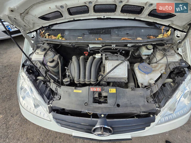 Мерседес А класс 2009 в Запорожье на Automoto.ua Белый Мерседес А класс, объемом двигателя 1.7 л и пробегом 129 тыс. км за 7999 $, фото 13 на Automoto.ua