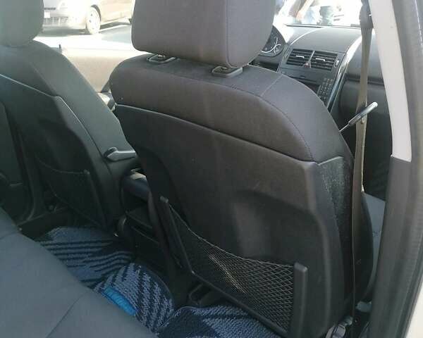 Білий Мерседес А клас, об'ємом двигуна 1.7 л та пробігом 94 тис. км за 8400 $, фото 6 на Automoto.ua