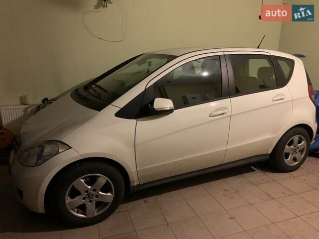 Білий Мерседес А клас, об'ємом двигуна 1.7 л та пробігом 56 тис. км за 8300 $, фото 2 на Automoto.ua