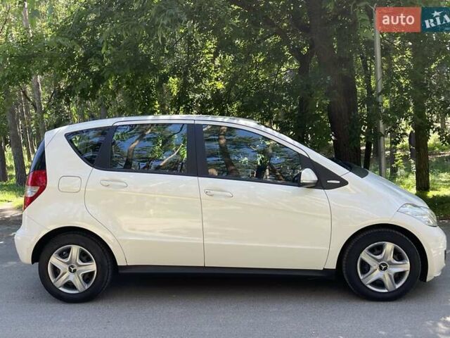 Білий Мерседес А клас, об'ємом двигуна 1.7 л та пробігом 94 тис. км за 7850 $, фото 3 на Automoto.ua