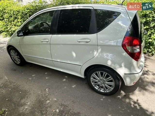 Белый Мерседес А класс, объемом двигателя 1.7 л и пробегом 87 тыс. км за 7700 $, фото 16 на Automoto.ua