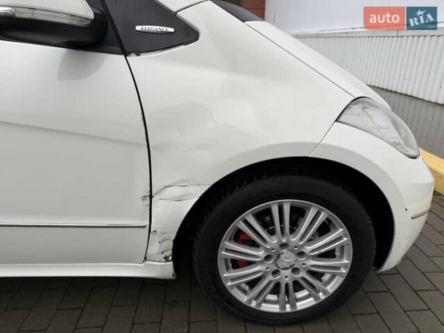 Белый Мерседес А класс, объемом двигателя 1.7 л и пробегом 152 тыс. км за 5500 $, фото 14 на Automoto.ua