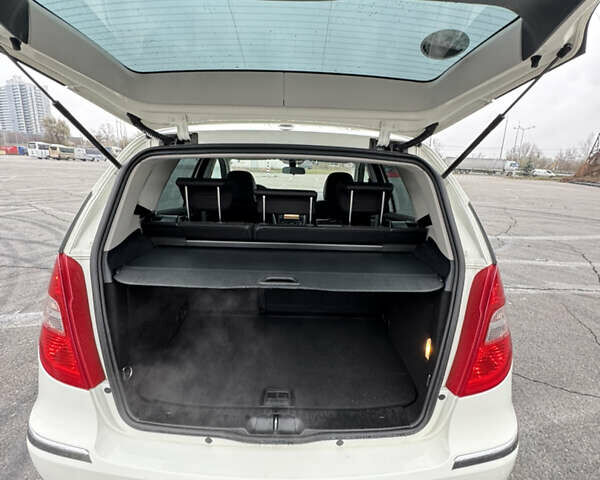 Білий Мерседес А клас, об'ємом двигуна 1.7 л та пробігом 42 тис. км за 8200 $, фото 8 на Automoto.ua