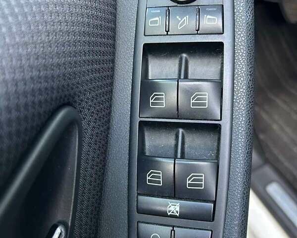 Белый Мерседес А класс, объемом двигателя 1.7 л и пробегом 87 тыс. км за 7700 $, фото 13 на Automoto.ua