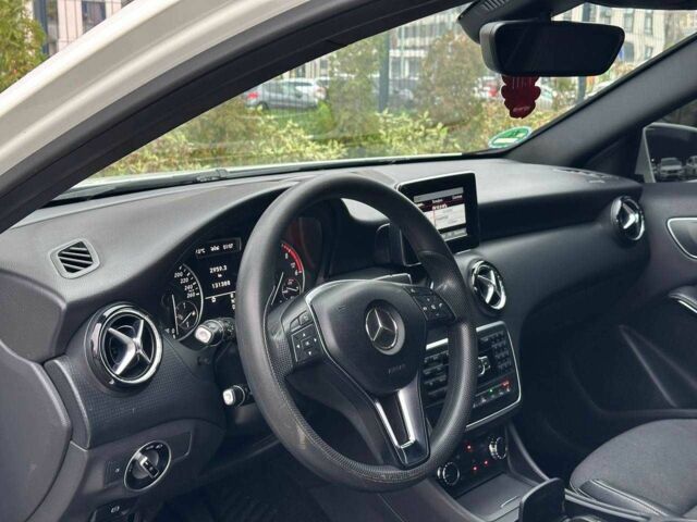 Білий Мерседес А клас, об'ємом двигуна 1.8 л та пробігом 131 тис. км за 12950 $, фото 15 на Automoto.ua