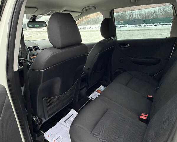 Белый Мерседес А класс, объемом двигателя 1.7 л и пробегом 58 тыс. км за 8800 $, фото 10 на Automoto.ua