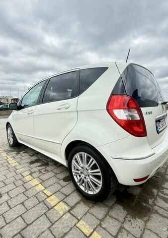 Білий Мерседес А клас, об'ємом двигуна 1.7 л та пробігом 132 тис. км за 8500 $, фото 4 на Automoto.ua