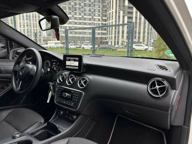 Білий Мерседес А клас, об'ємом двигуна 1.8 л та пробігом 131 тис. км за 12950 $, фото 17 на Automoto.ua