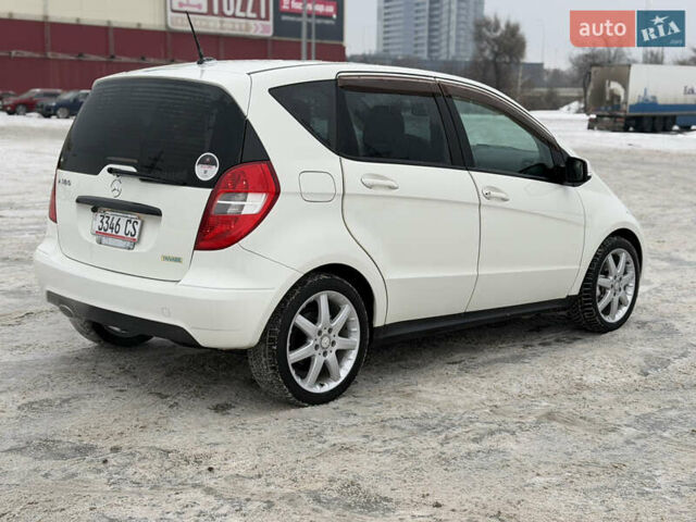 Белый Мерседес А класс, объемом двигателя 1.7 л и пробегом 58 тыс. км за 8800 $, фото 4 на Automoto.ua