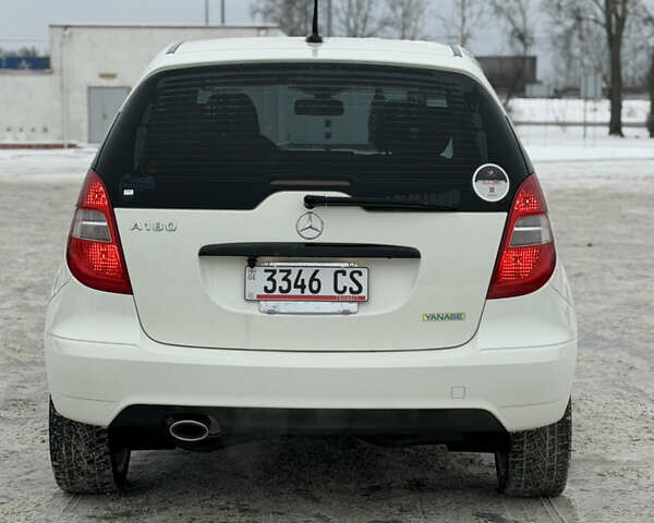 Белый Мерседес А класс, объемом двигателя 1.7 л и пробегом 58 тыс. км за 8800 $, фото 5 на Automoto.ua