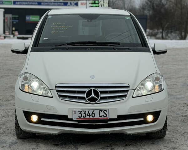 Белый Мерседес А класс, объемом двигателя 1.7 л и пробегом 58 тыс. км за 8800 $, фото 7 на Automoto.ua