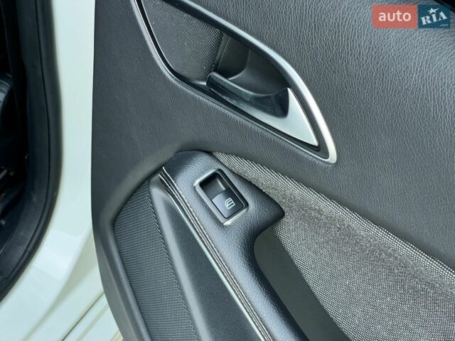 Білий Мерседес А клас, об'ємом двигуна 1.8 л та пробігом 136 тис. км за 11999 $, фото 45 на Automoto.ua