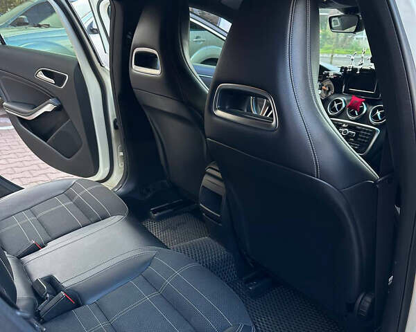 Белый Мерседес А класс, объемом двигателя 1.8 л и пробегом 194 тыс. км за 14800 $, фото 5 на Automoto.ua