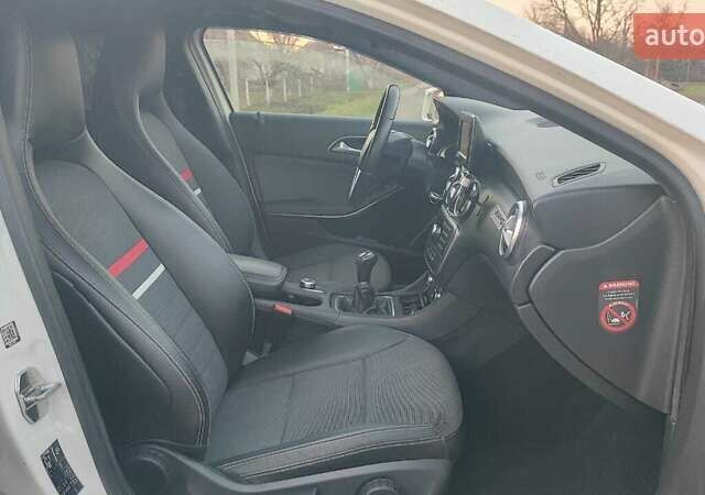 Белый Мерседес А класс, объемом двигателя 0 л и пробегом 167 тыс. км за 12500 $, фото 11 на Automoto.ua