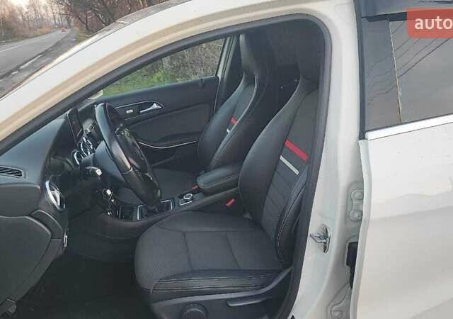 Белый Мерседес А класс, объемом двигателя 0 л и пробегом 167 тыс. км за 12500 $, фото 9 на Automoto.ua