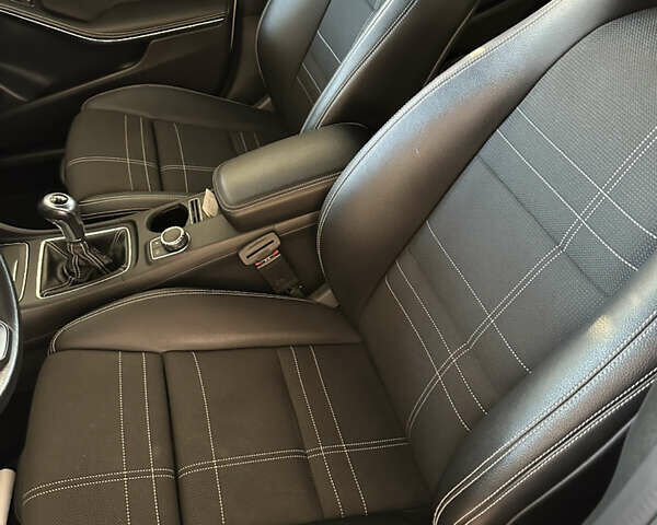 Белый Мерседес А класс, объемом двигателя 1.6 л и пробегом 145 тыс. км за 13500 $, фото 10 на Automoto.ua